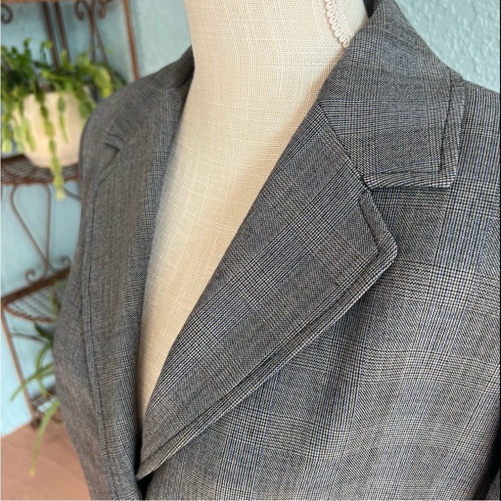 Raffaella || Women's Gray Plaid Jacket/Blazer IN EXCELLENT CONDITION - Picture 3 of 6